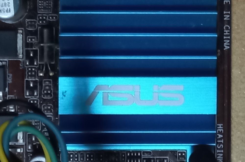 ASUS Micro Motherboard64730038574851122