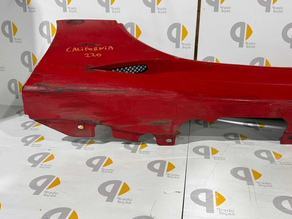 Embaladeira aba direita Ferrari califórnia