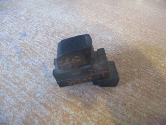 Comando / botão / interruptor vidros trás esquerdo SUZUKI Grand Vitara