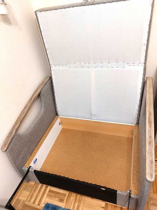 Fotel rozkładany z pojemnikiem na pościel