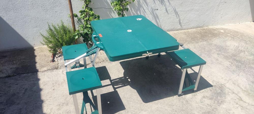 Mesa piquenique 4 lugares. Excelente Oportunidade.