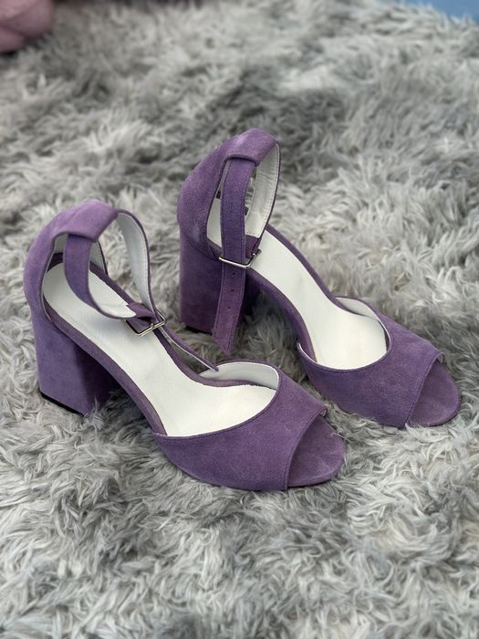 Босоножки замшевые новые