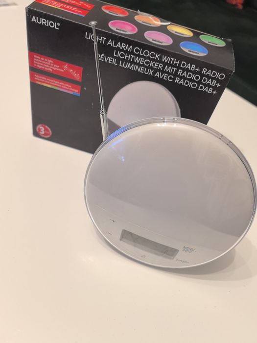 Auriol budzik z funkcją radia, podświetlenie led