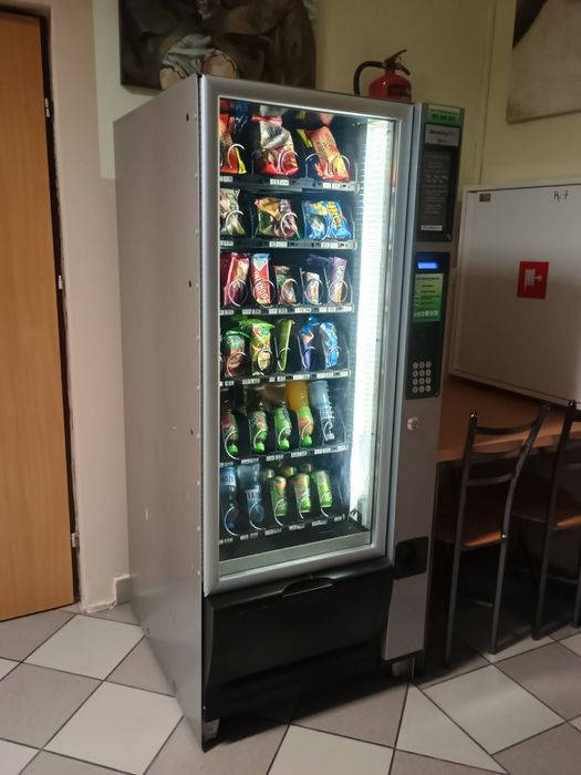 Vending Necta Snakky ry