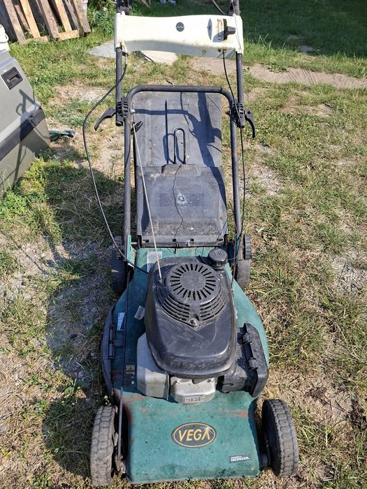 Kosiarka VEGA z silnikiem HONDA 4,4 HP