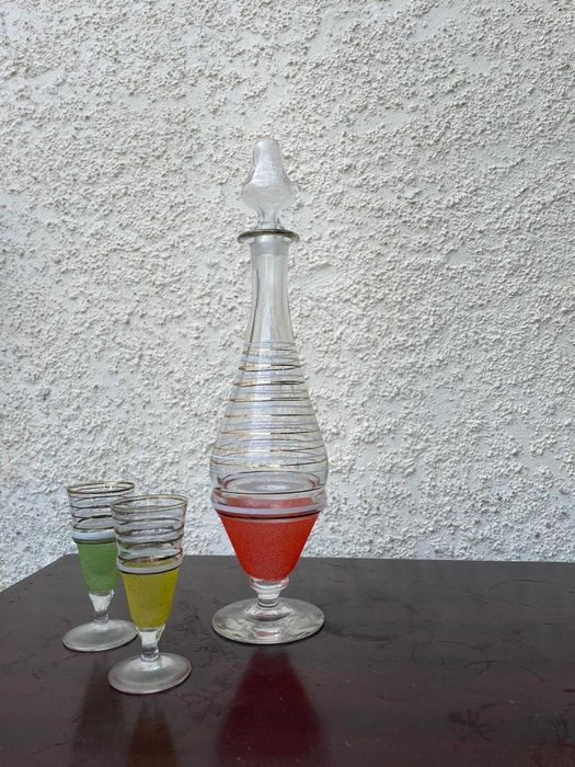 Vendo conjunto de copos de vidro