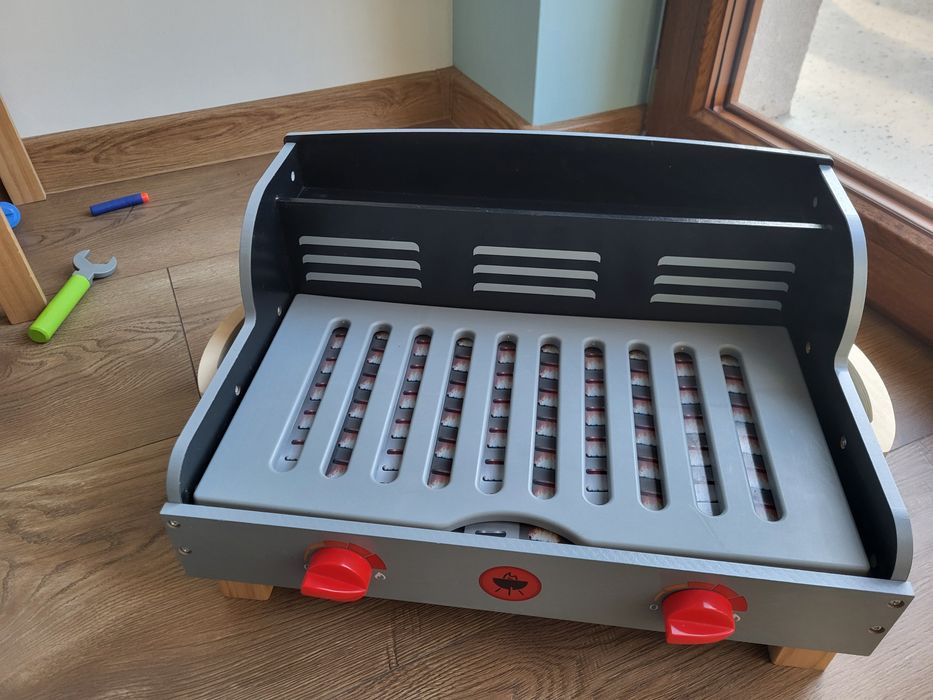 Grill drewniany dla dzieci plus akcesoria
