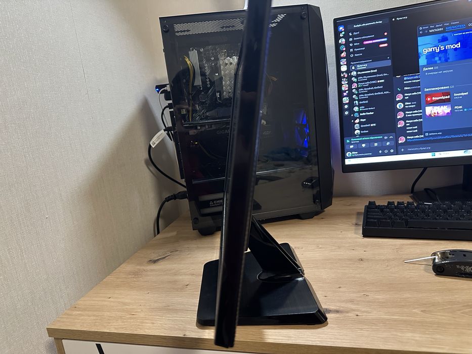 Монитор Lg 19" 60гц з переходником