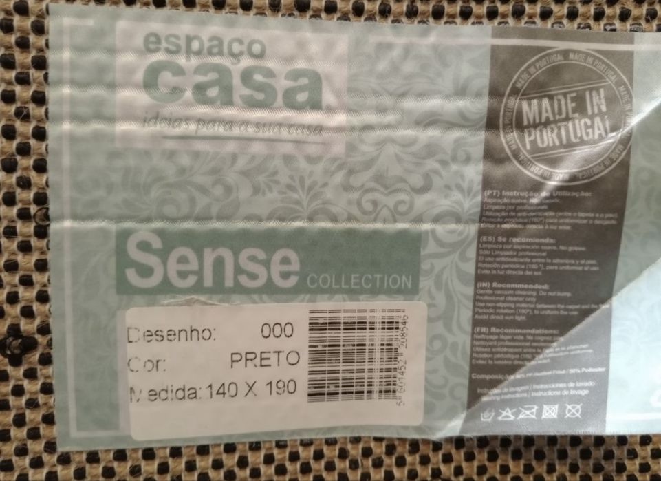 Carpete preta de 140cm x 190cm