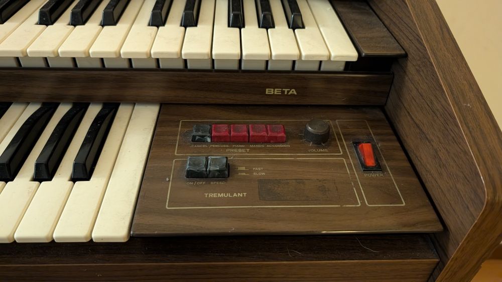 Orgão 2 teclados BELTON