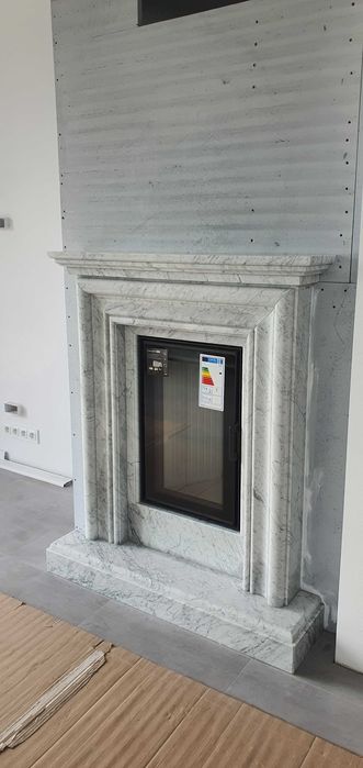 Portal Kominkowy z marmuru lub konglomeratów marmurowych  od producent