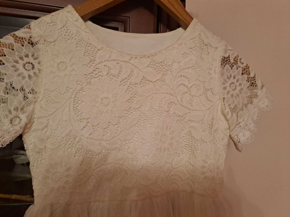 Sukienka tiulowo-koronkowq