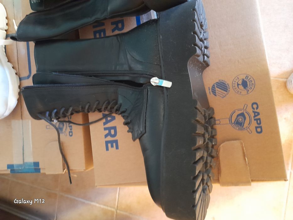 Botas de fecho cor preta
