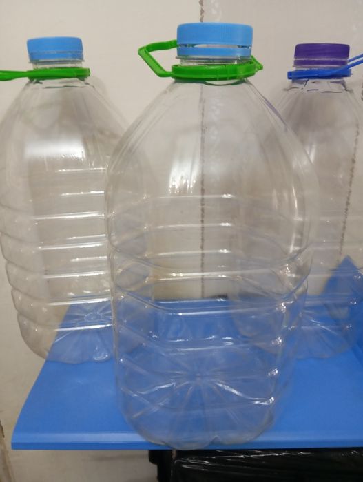 Бутилки пластикові,баклажки -5грн.