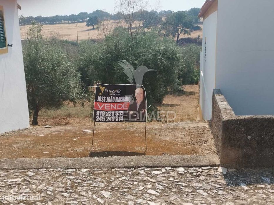 Terreno Urbano com possibilidade de poder construir.
