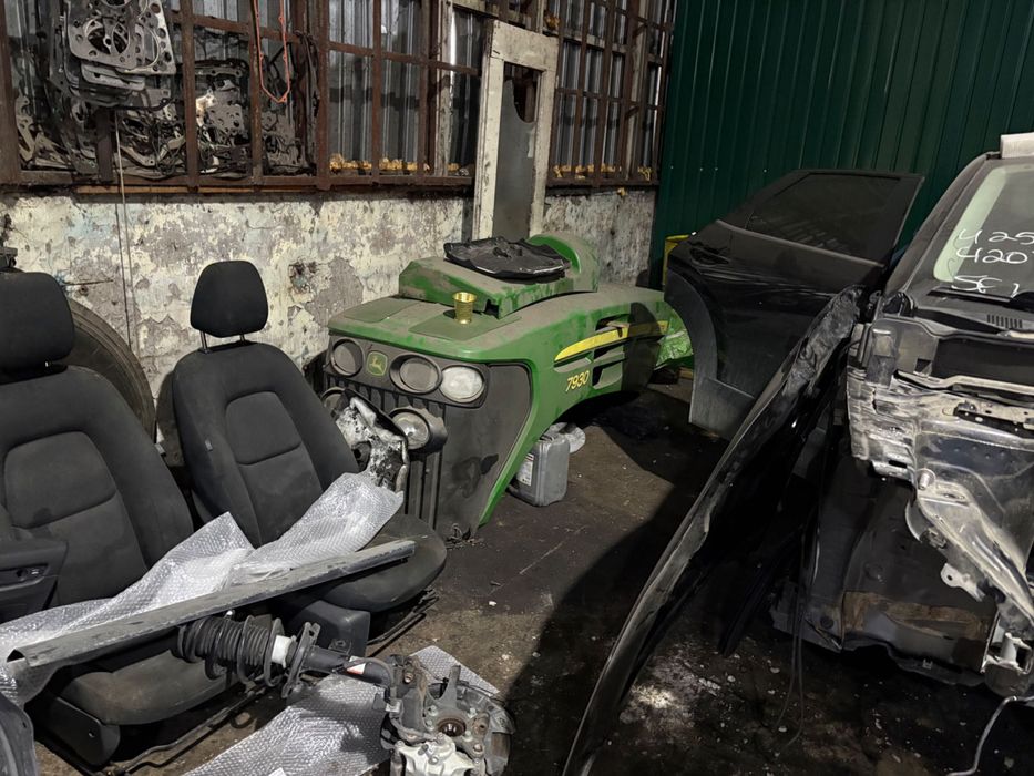 John Deere 7930 2шт під ремонт