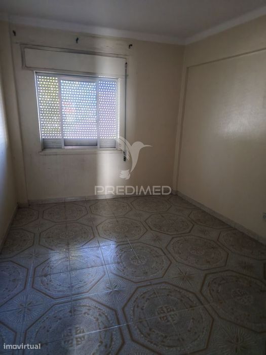 Apartamento T4 no Bairro dos Assentos