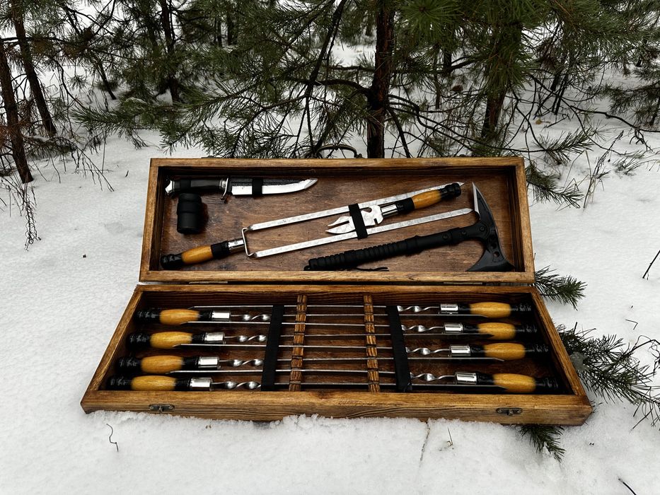 Подарунковий набір шампурів у кейсі з дерева.Набір Шампурів.