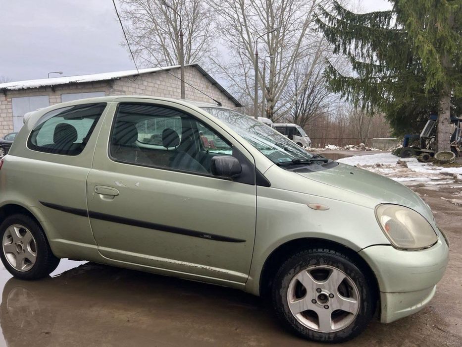 Продам тойоту яріс