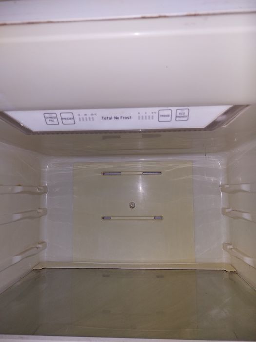 Холодильник 2-х камерный LG NoFrost (сухая заморозка) .