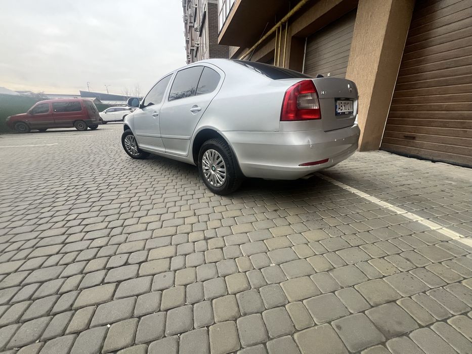 Продам  Skoda Octavia A5 MPI 1.6