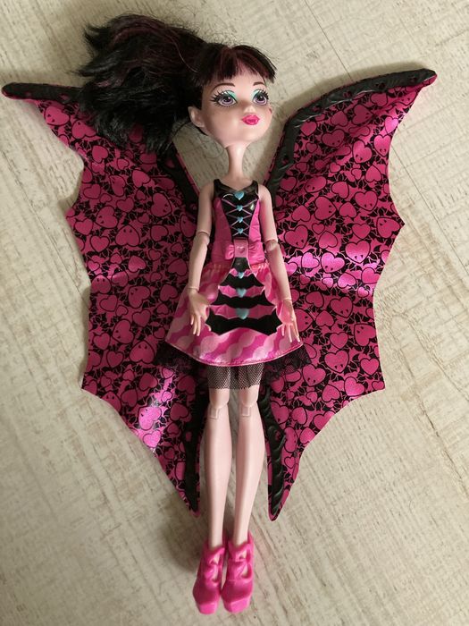 Monster High Draculaura interaktywna firmy Mattel
