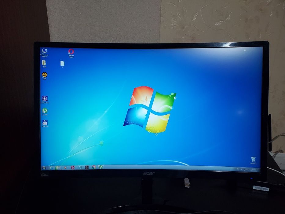 Ігровий вигнутий монітор 23.6" Full HD 144 Гц (VA, FreeSync)