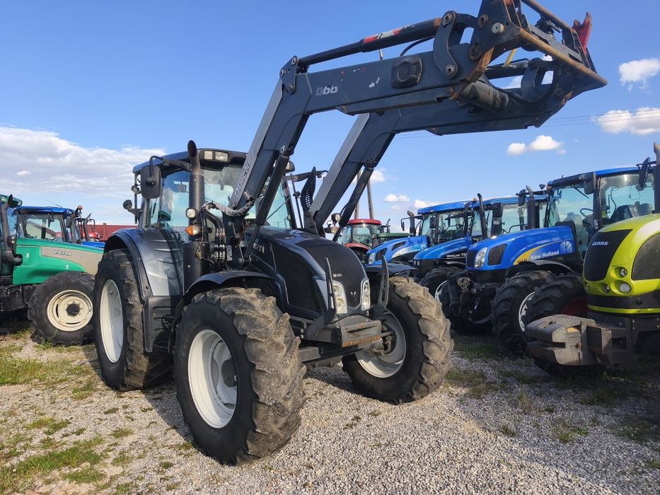 Valtra N123 Versu  Quicke Q66