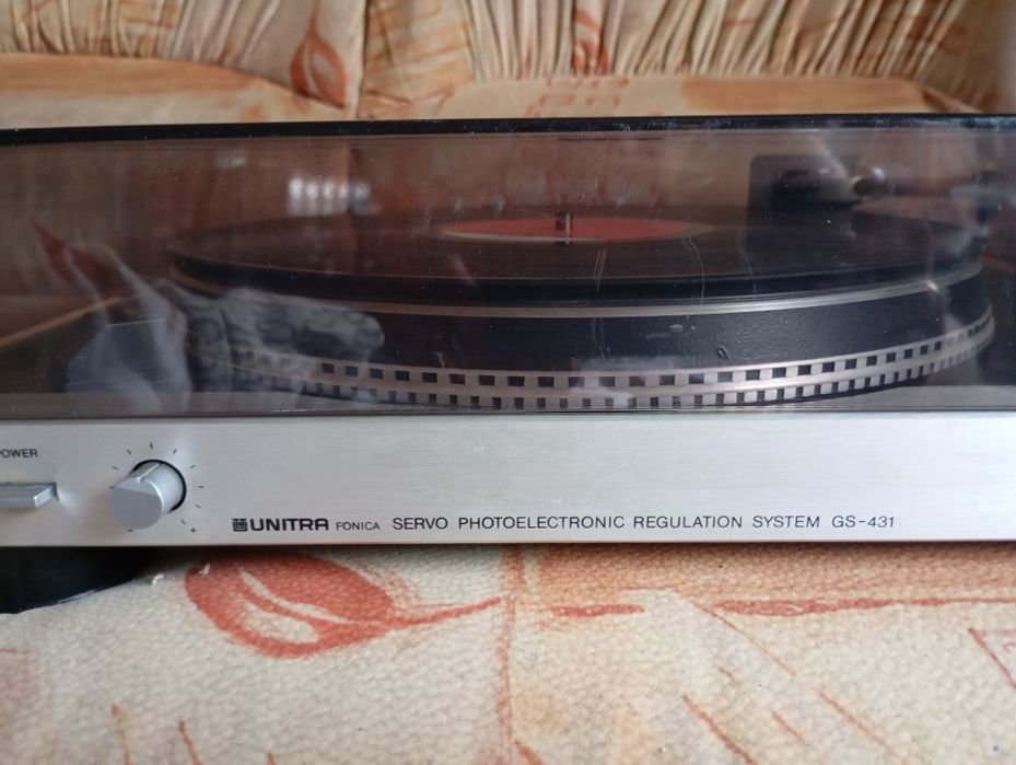 Проигрыватель виниловых пластинок