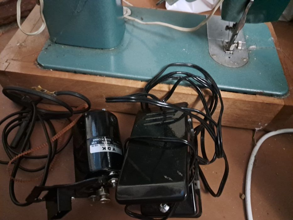 Продам швейную машину Чайка с электроприводом