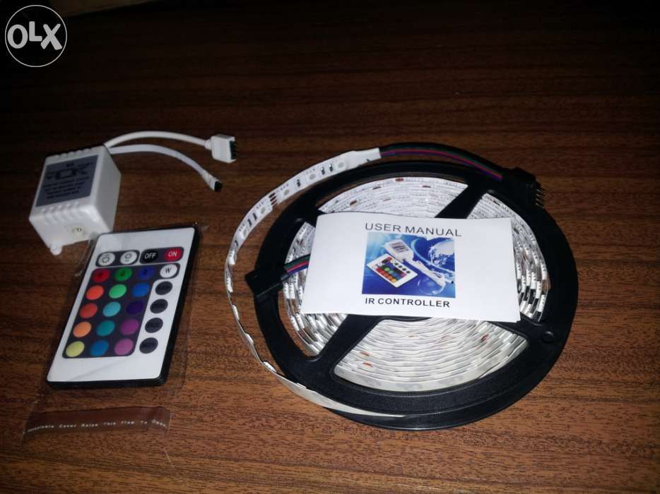 Fita 300 leds rgb com 5 metros, flexível + comando