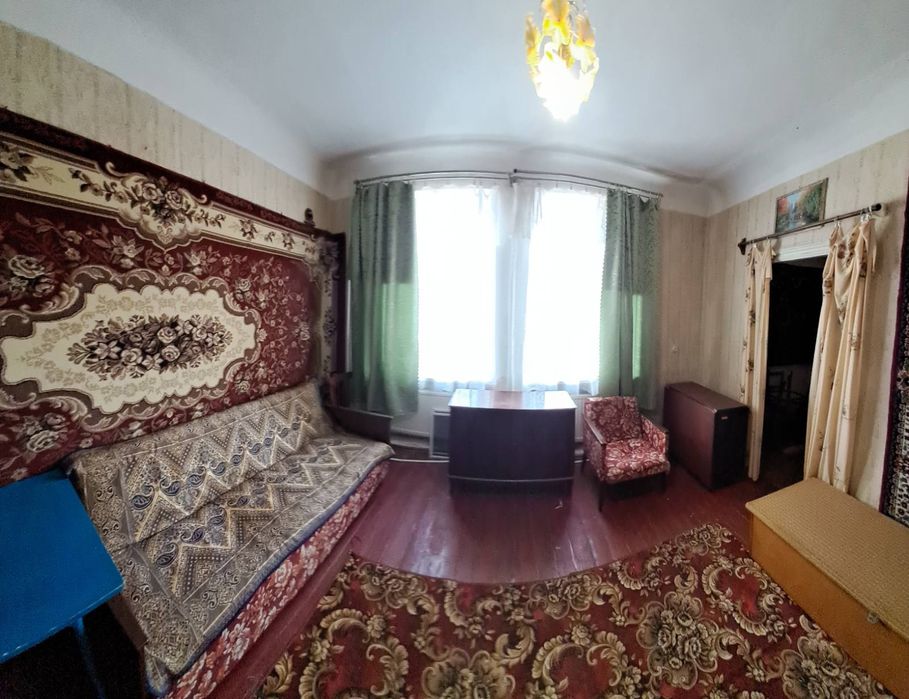 Продається затишна двокімнатна  квартира