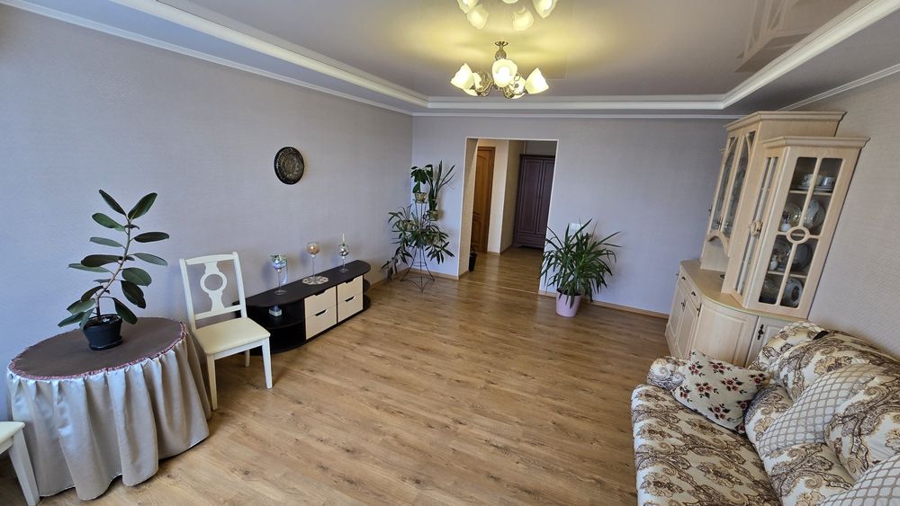 Продаж 3 кімнатна квартира  з ремонтом,  Центральний район, сертифікат