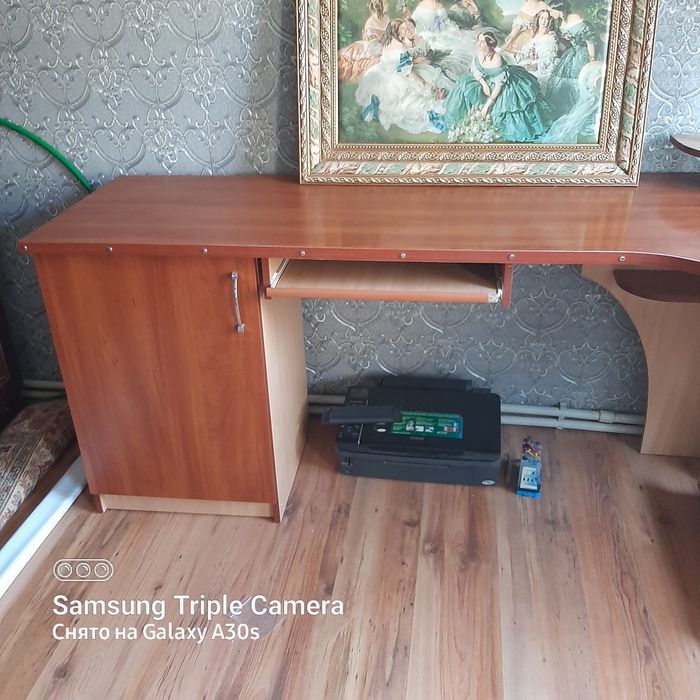 Стол компьютерный