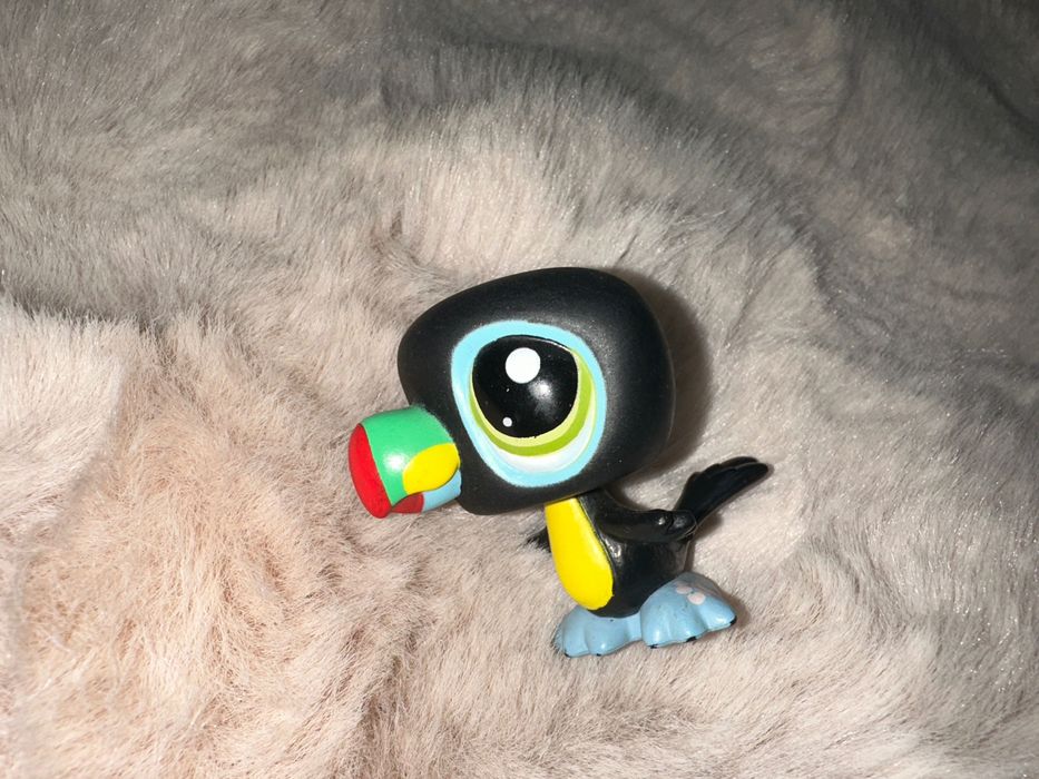LPS figurka ptaszek czarny