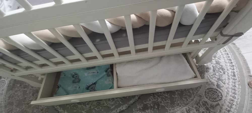 Ліжечко дитяче...