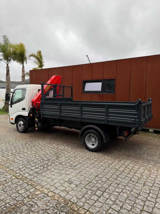 Carrinha toyota dyna tribasculante com grua