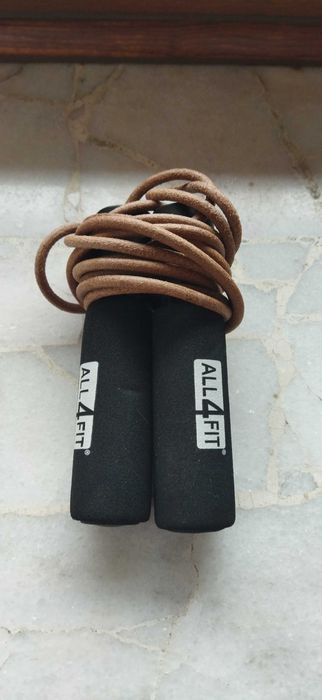 Skakanka czarna używana