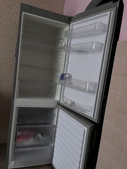 Продам холодильник Whirpool,б/у