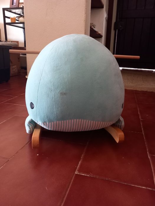 Baloiço de criança em formato baleia