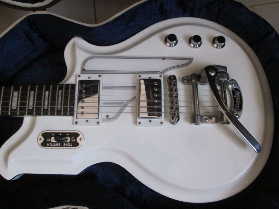 Airline Map DLX White