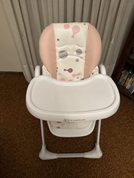 Cadeira de refeicao rosa