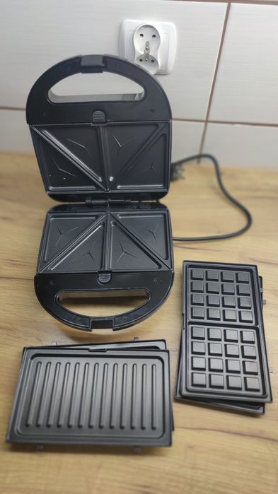 Opiekacz do kanapek 3w1