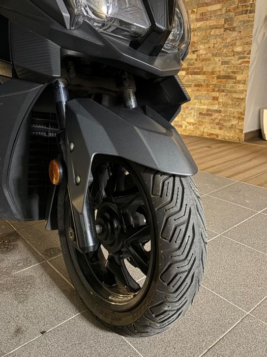 Maxi Scooter Cruisym 125