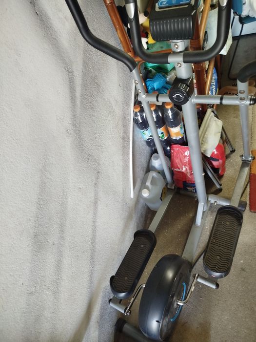 Vendo por falta de espaço e falta de tempo