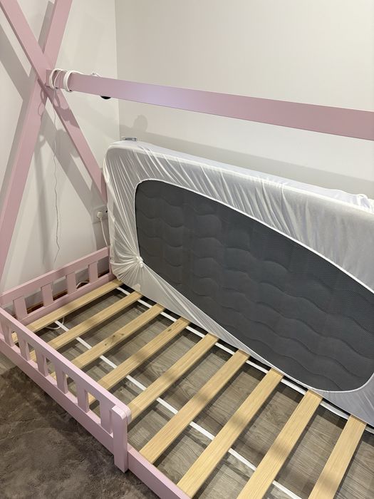 Cama montessori com colchão