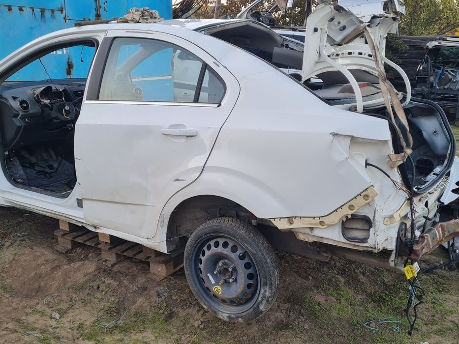 шевроле авео т300 торпеда 300$