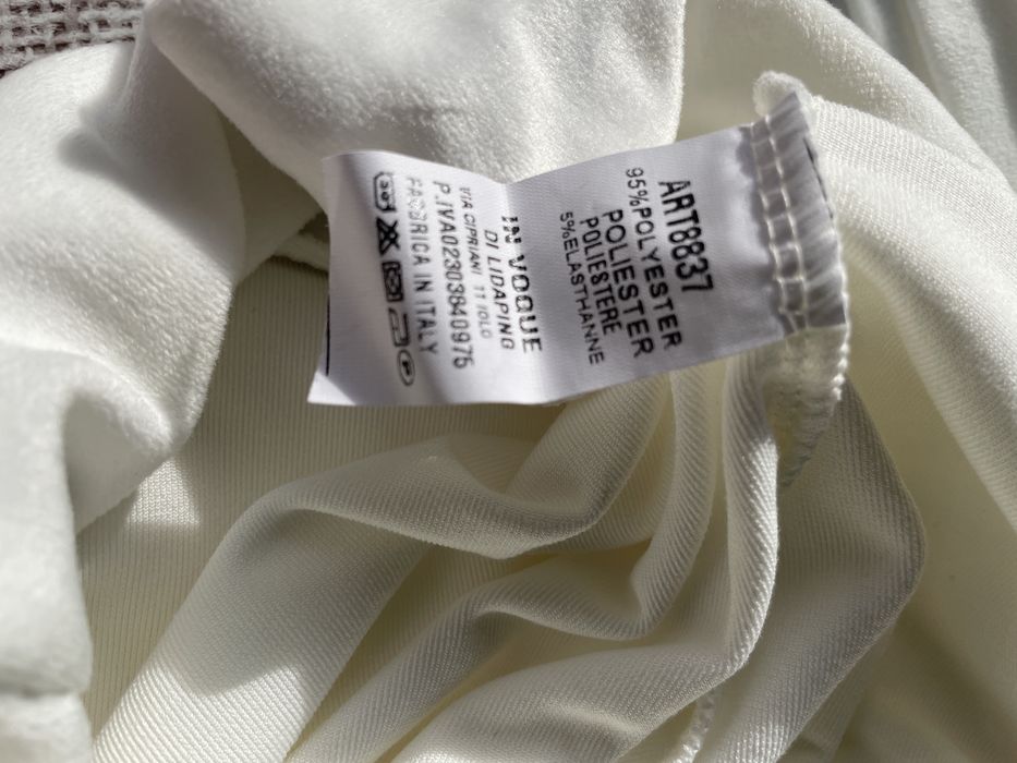 Dres damski bialy komplet.