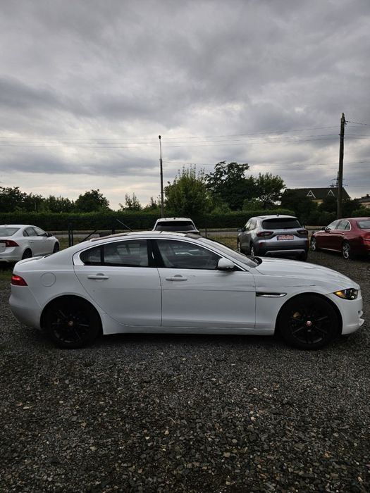 Продам Jaguar XE