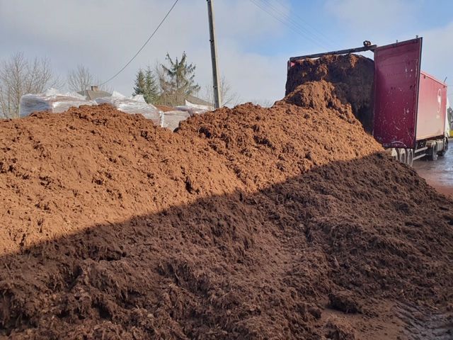 Kora sosnowa luz segregowana kompostowana czysta torf borówka